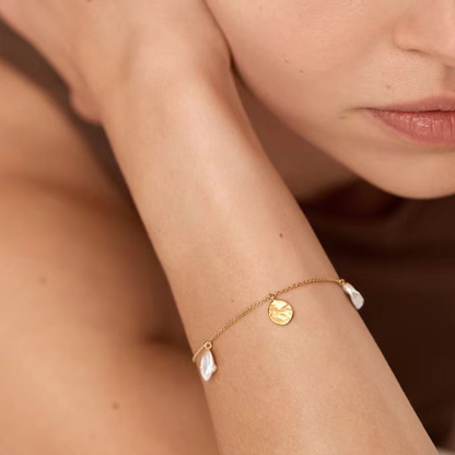Vitality Glow - Pearl & Gold-Plated Bracelet