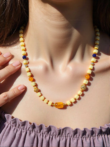 Sunlit Glow – Amber Beaded Necklace
